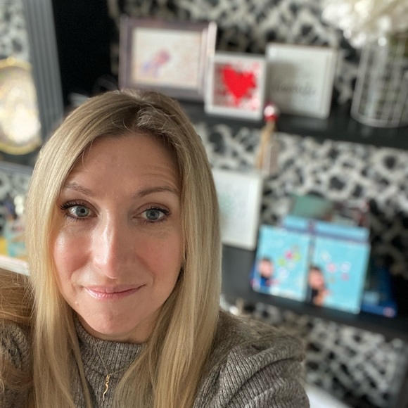 Meet your Posher, Sara - Picture 2 of 2